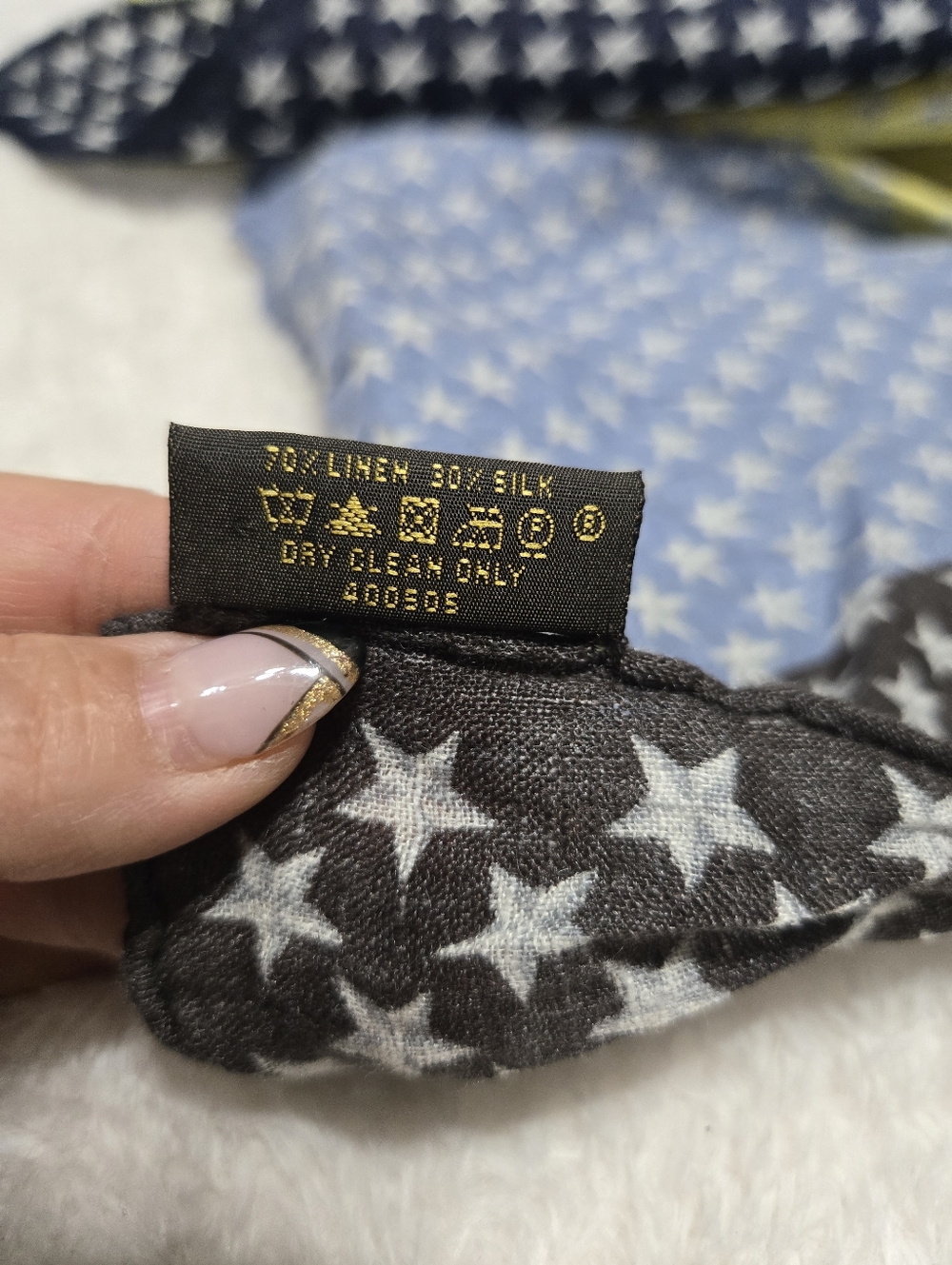 🔥 Louis Vuitton Monogram Stars Printed Scarf EXCELLENT CONDITION 🔥 - Picture 5 of 6
